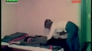 Alkolden Sızıp Kalan Adamı Yudum Yudum Seviyor